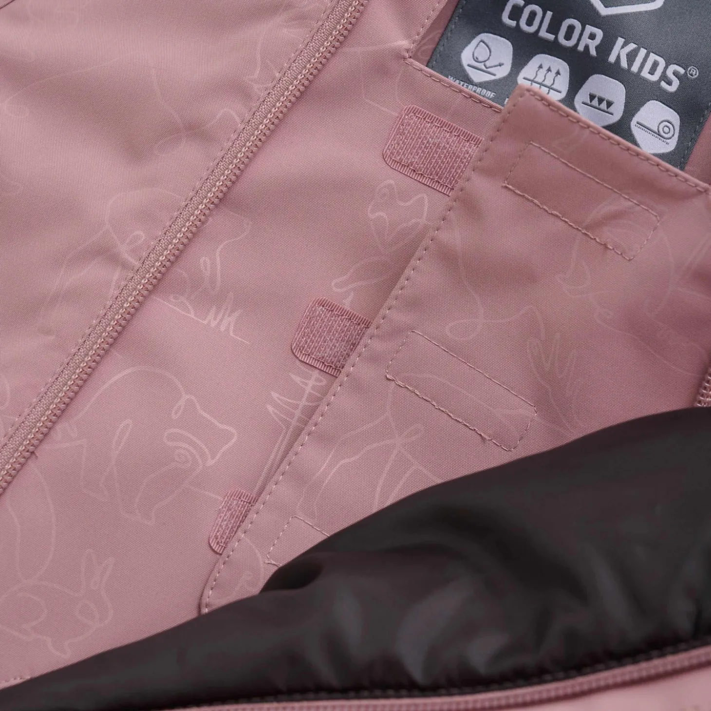 Color Kids Flyverdragt med mønster - "Embos" - Woodrose